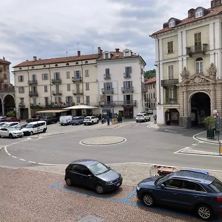 Casa Sulla Piazzetta Saluces