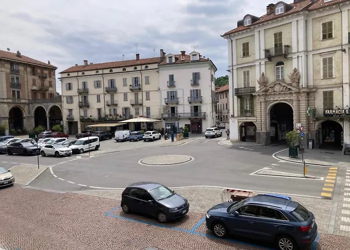 Casa Sulla Piazzetta Saluzzo